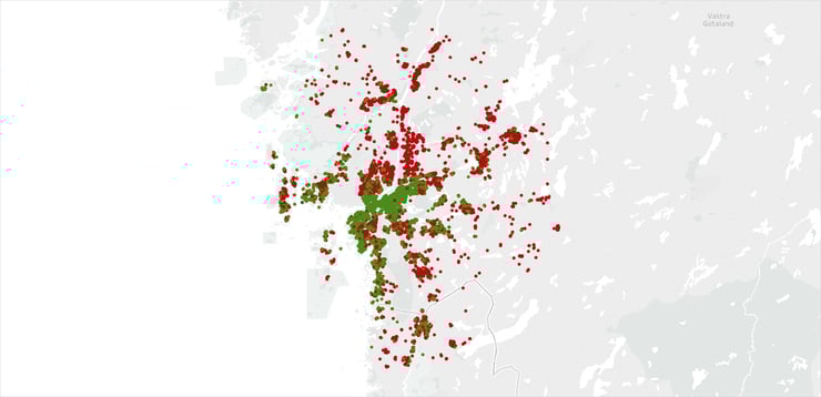 De röda punkterna indikerar objekt som sålts under genomsnittspris medan de gröna indikerar ett försäljningspris över genomsnitt.